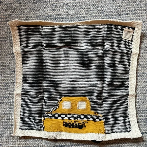 Estella NYC gift set: taxi blanket, pretzel and hot dog toys - Picture 3 of 11